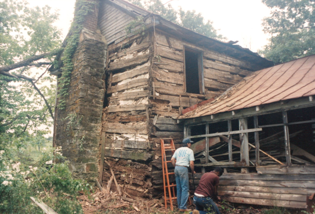 Three Different Photos Of The Same Cabin Handmade Houses With Noah