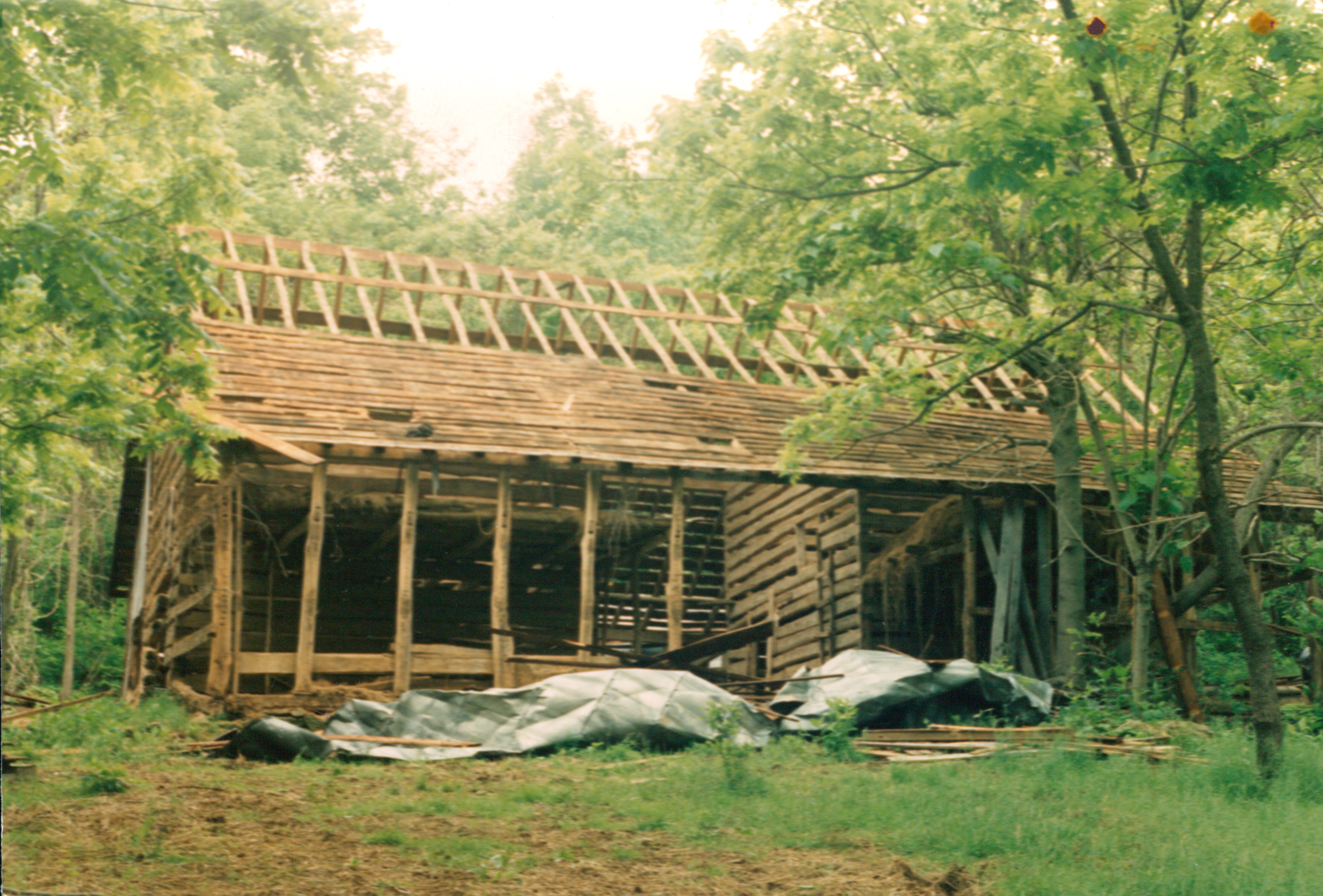 A double log pen barn part 14 - Handmade Houses with Noah Bradley
