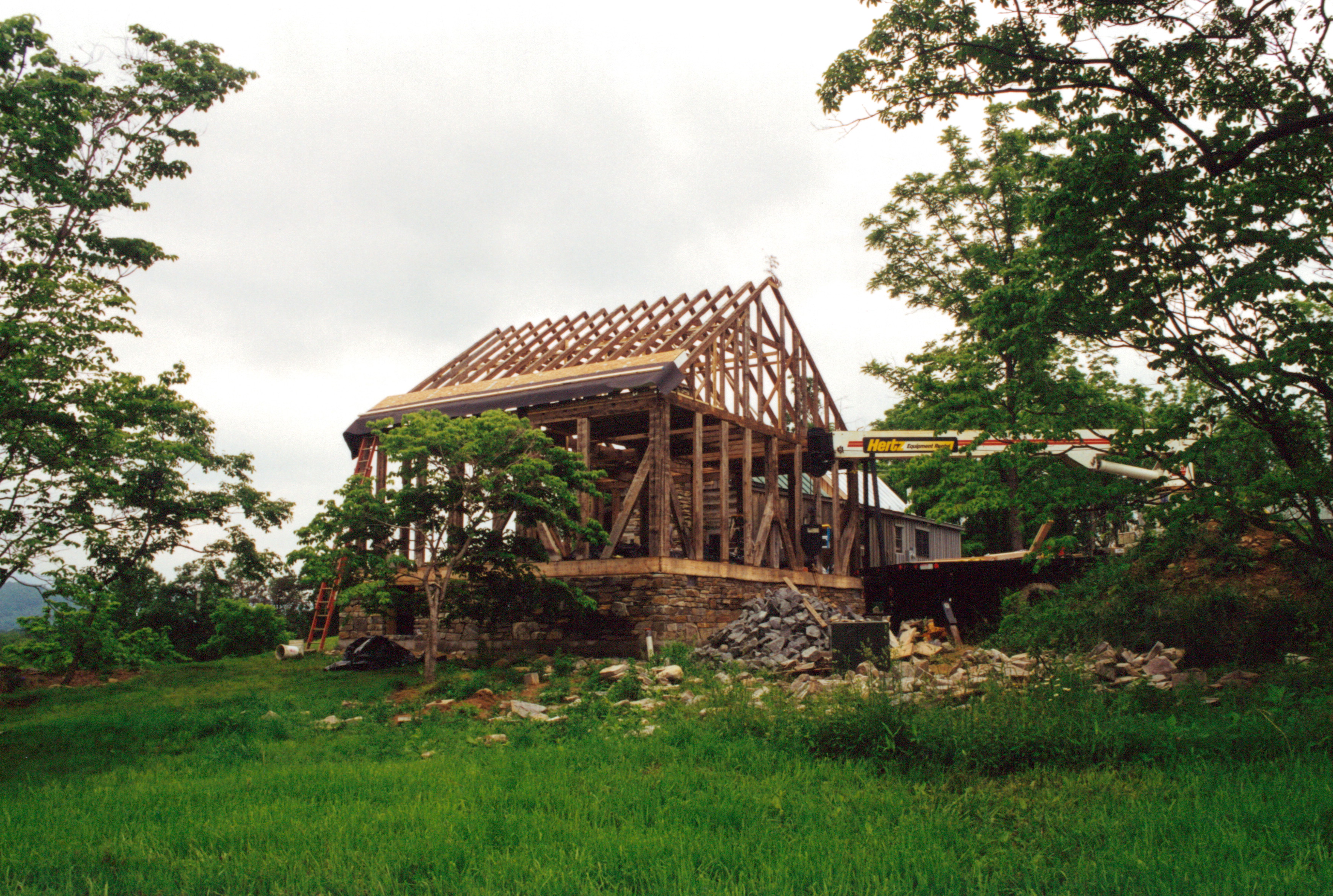 A double pen log barn part 1 - Handmade Houses with Noah Bradley