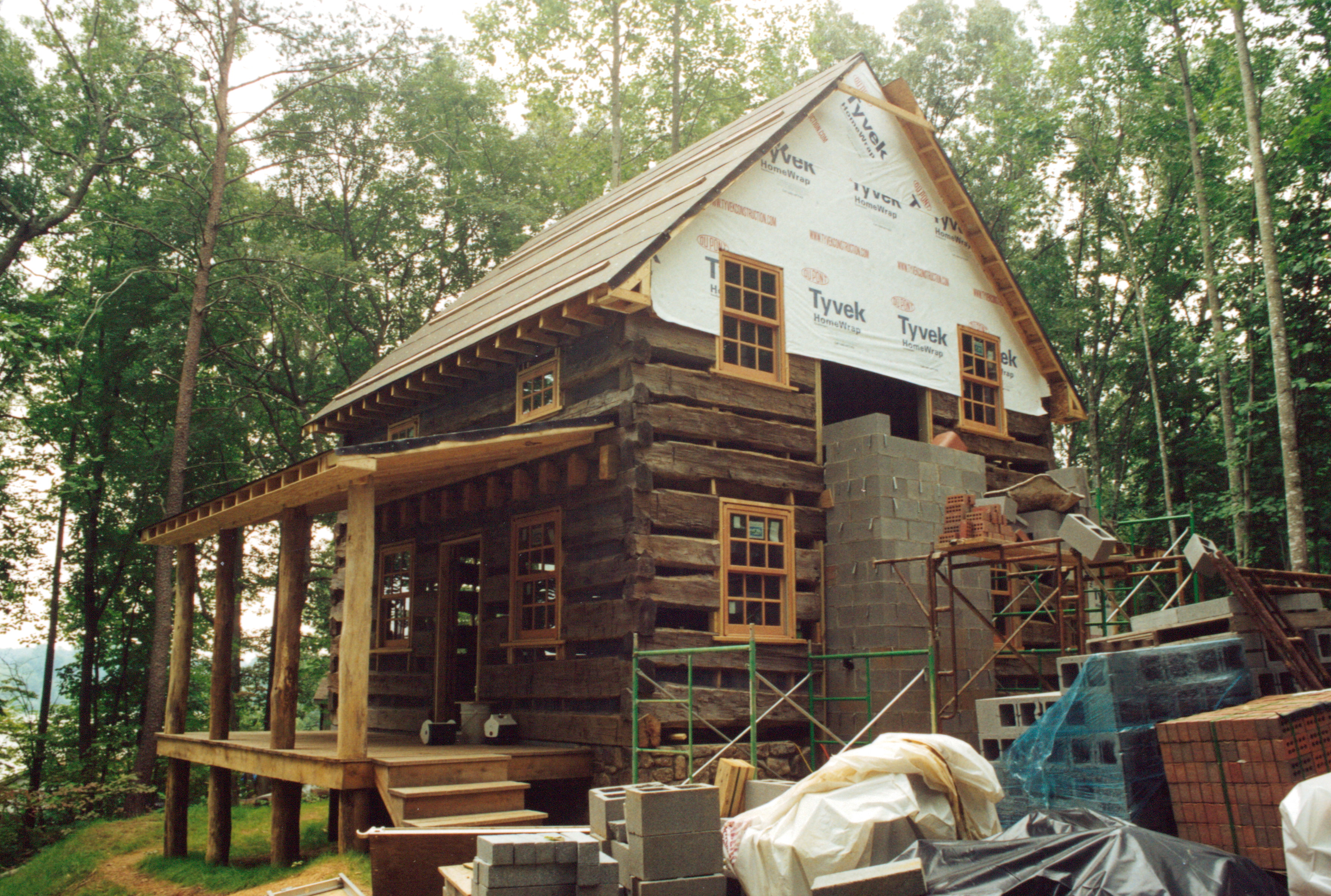 building a log cabin in canada