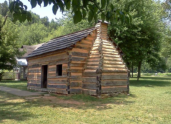Lincoln's log cabins - Handmade Houses... with Noah Bradley