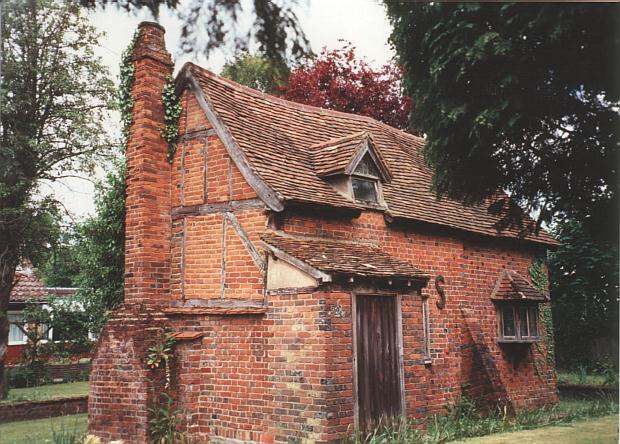 three-unique-homes-that-make-use-of-brick-handmade-houses-with-noah