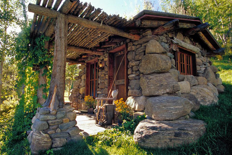 two-very-different-stone-cottages-handmade-houses-with-noah-bradley